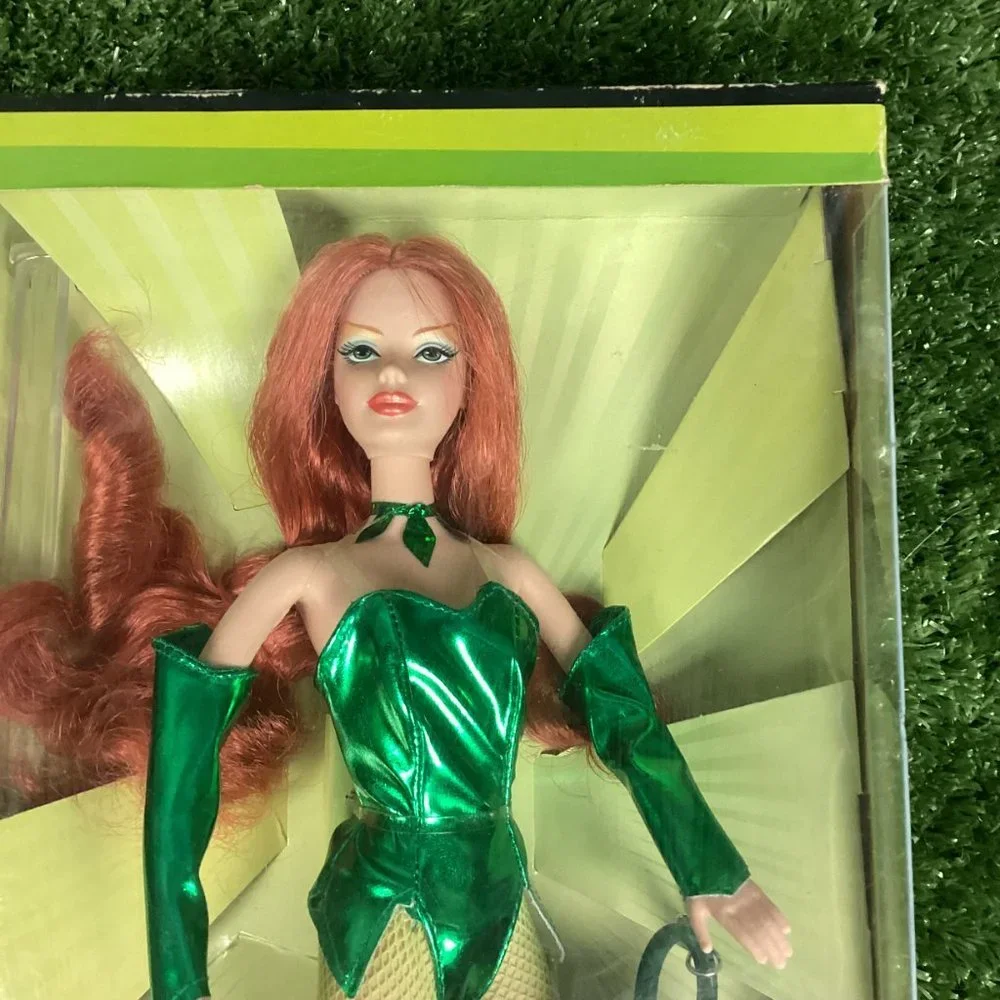 Barbie Poison Ivy Doll Redhead Green outfit Mattel 2004